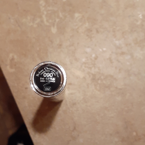 Mascara - Picture 3 of 3